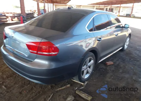 2013 Volkswagen Passat 2.5L Se из США, поврежденный, VIN 1VWBP7A36DC125141